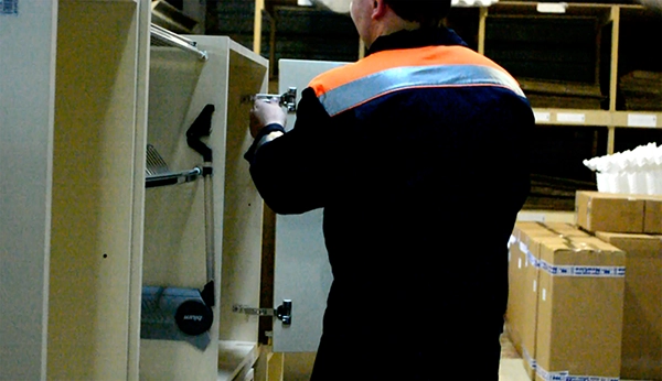 Сборщик мебели